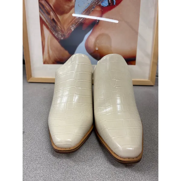 NIB Chinese Laundry Sz 7.5 Crinkle Cream Croc Faux Leather Slip On Heeled Mules - Image 3
