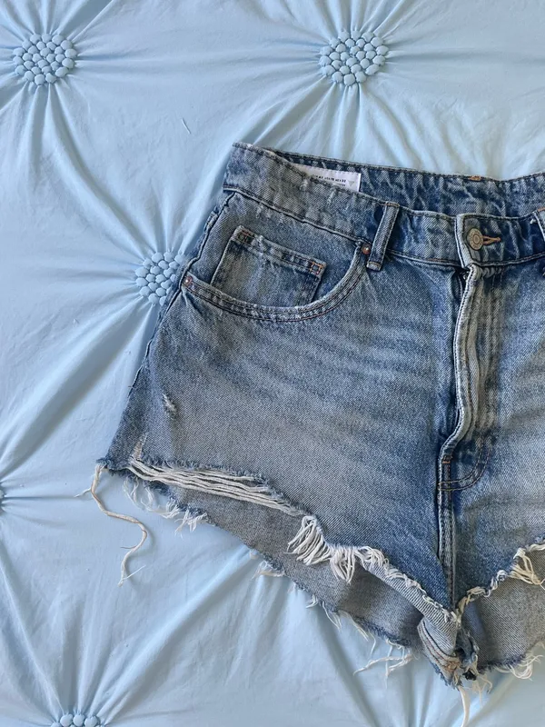 ZARA Jean Shorts High-Waisted - Image 4