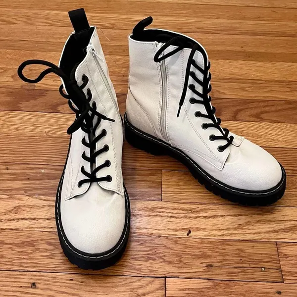 Sincerely Jules Harley White Combat Boots Leather Zipper Lace Up Size 8M - Image 6