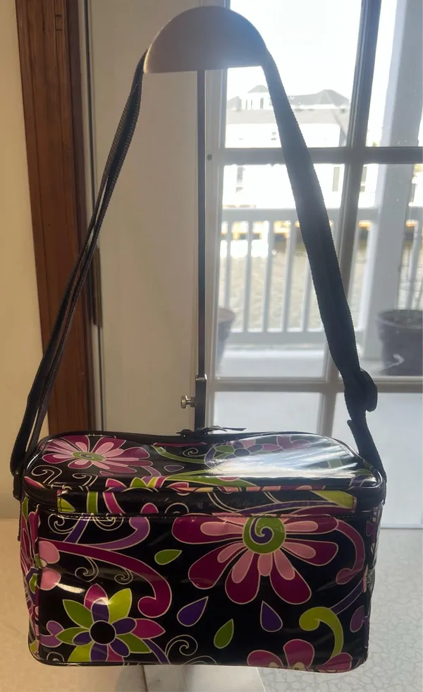 RETIRED: Vera Bradley | women’s Purple Punch pattern vinyl lunchbox. - Image 17