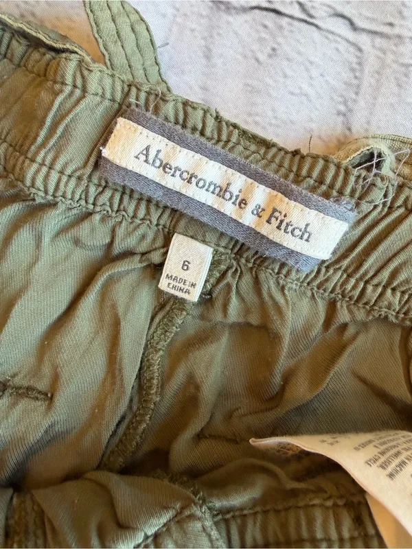 Vintage Y2K Abercrombie & Fitch Women’s Cargo Capri Pants Size 6 Belted Green - Image 8