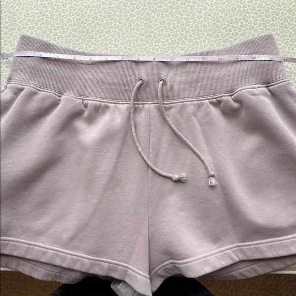 NWOT Nike Women's Loose Fit Mauve Sweatshorts size XL - Image 6