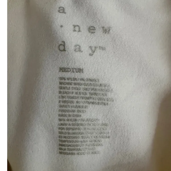 A New Day‎ Womens Short Sleeve Crewneck T-Shirt Winter White Medium NWT - Image 3