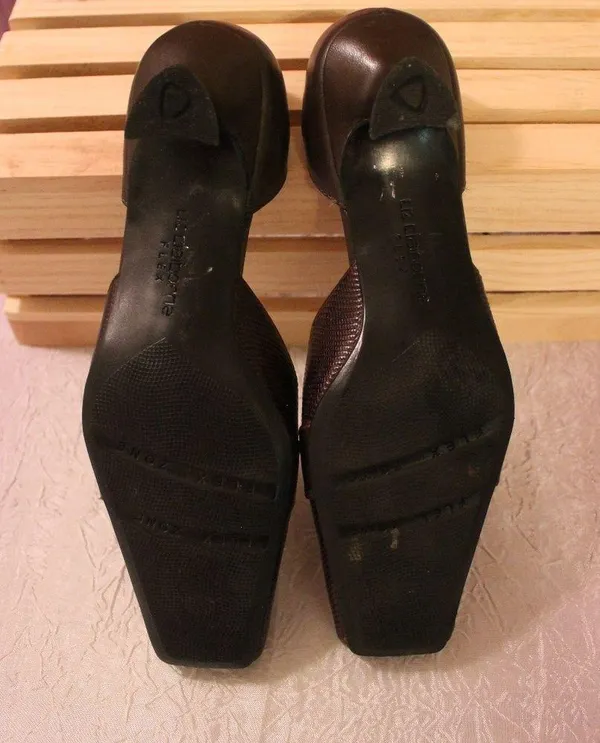 Liz Claiborne Gayle Flex Low Pump Heels Shoes - Image 5