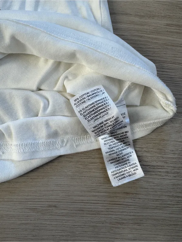 Brandy Melville White Ribbed Long-Sleeve Scoop Crop Top - Image 4