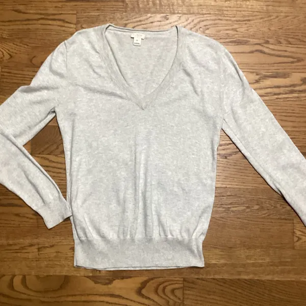 J. Crew woman’s cotton v-neck sweater Light gray Size Medium - Image 3