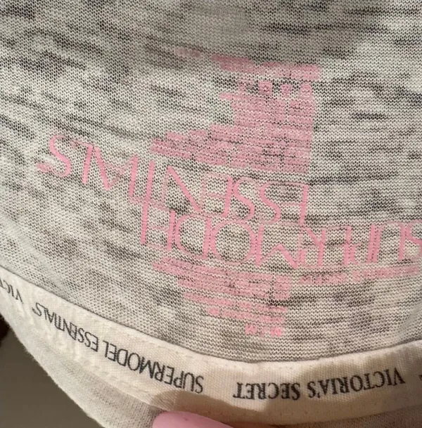 Victoria's Secret Victoria's Secret Vintage Supermodel Chicago Skyline White Graphic Tee - Image 7