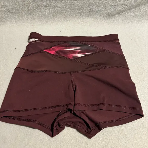 Lululemon athletica burgundy boogie shorts size 4 - Image 2