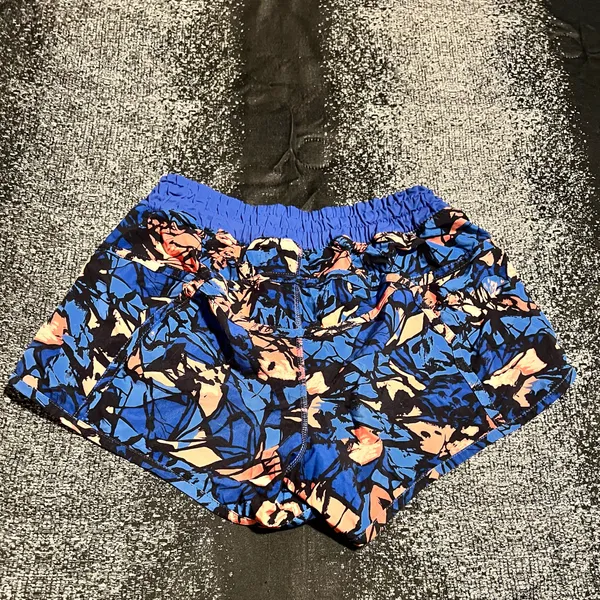 Womens sz4 Lululemon Tracker Short IV 4" *Paint Storm Harbor Blue Multi - Image 2
