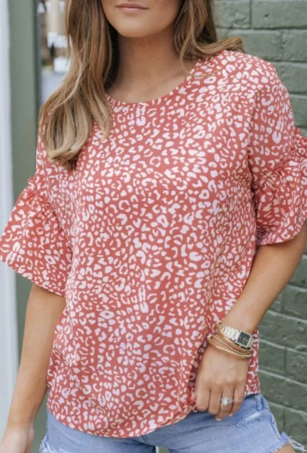 NEW Coral and Cream Leopard Print Ruffle Short Sleeve Blouse Size XL - Image 4