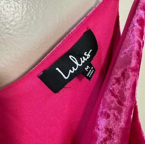 CLEARANCE! Pink Lulu’s Velour Wrap Dress Size M NWT - Image 5