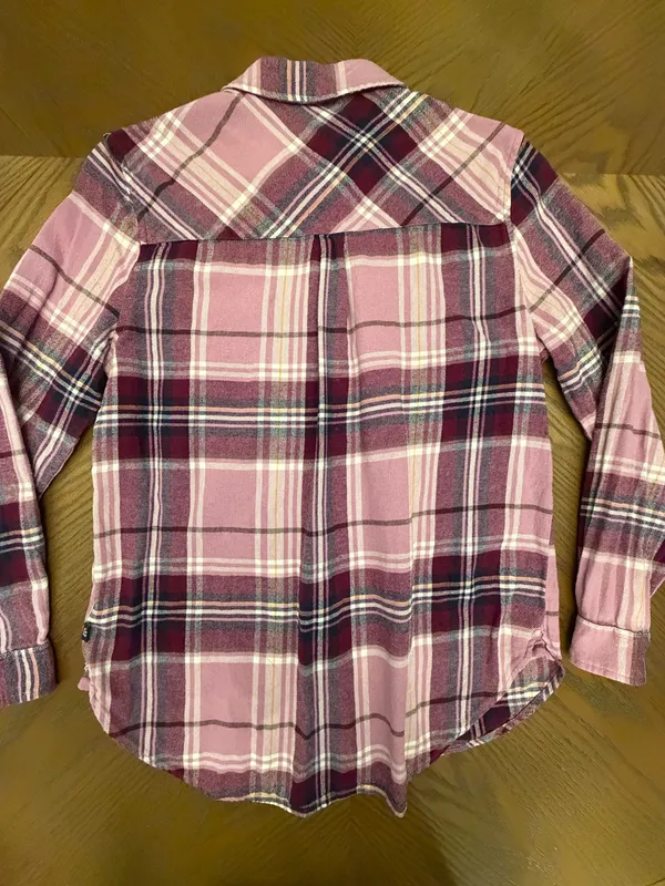Women’s Eddie Bauer Cotton Pink Plaid Flannel shirt Size Small - Image 2