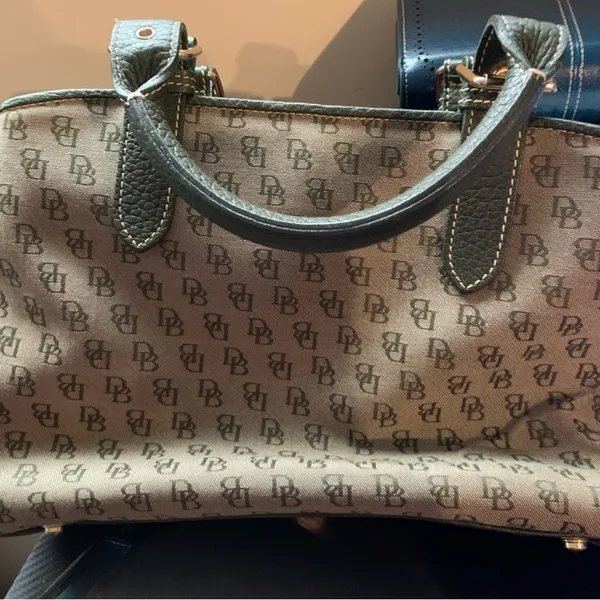 Dooney &‎ Bourke Green and Tan Handbag - Image 12