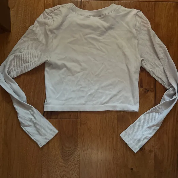 Aritzia Long Sleeve  - Image 3