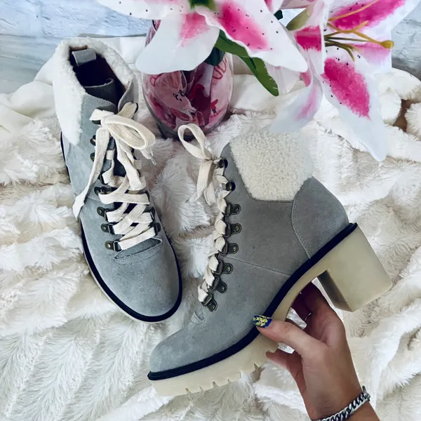NEW Grey Sherpa Boots Gray Size 6.5 - Image 2