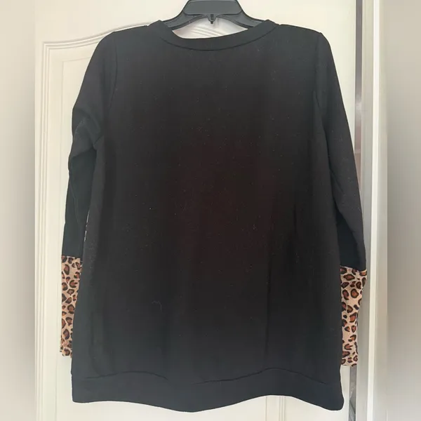 ANDREE BY UNIT Black and Leopard Print Sweatshirt - Image 3