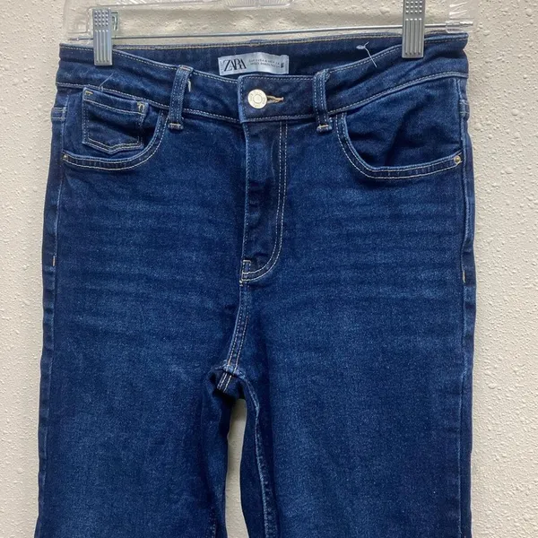 Zara Dark Wash Midrise Raw Hem Bootcut Ankle Jeans Non Ripped Size 4 Stretch - Image 3