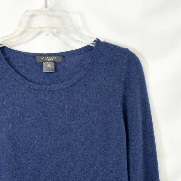 Ann Taylor Medium Cashmere Sweater Navy‎ Blue Scoop Neck Pullover Old Money 1670 - Image 6