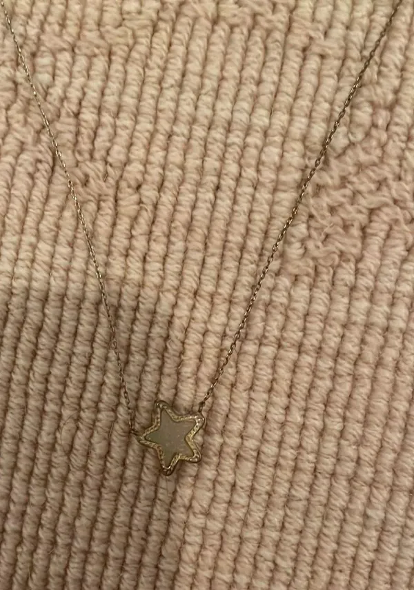 Kendra Scott star necklace - Image 4