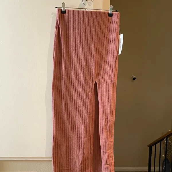 NWT urban outfitters ribbed pink midi skirt - Image 3
