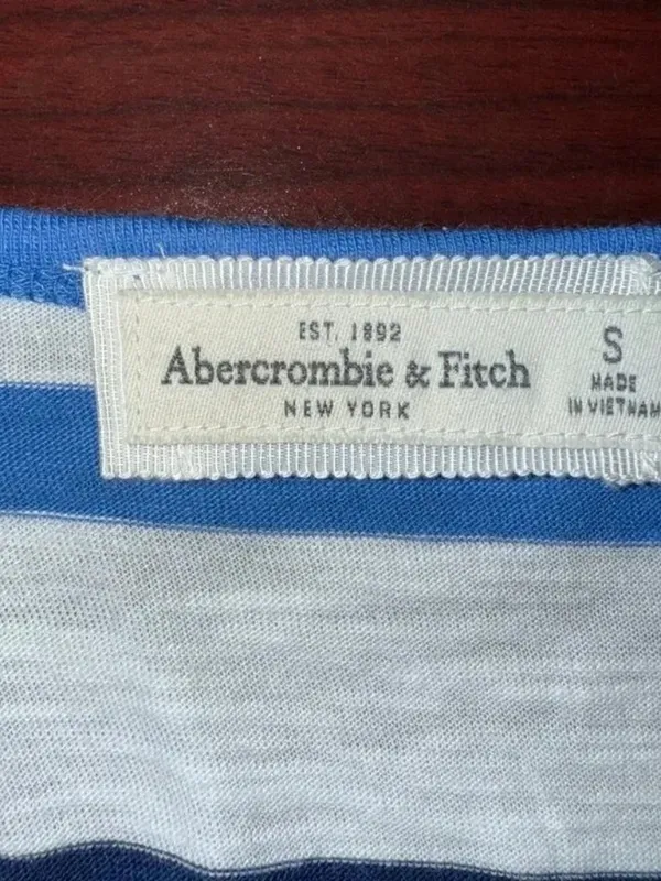 😀 3 for $20 NWT Womens Size Small Abercrombie Fitch Striped Relaxed Fit T-Shirt - Image 4
