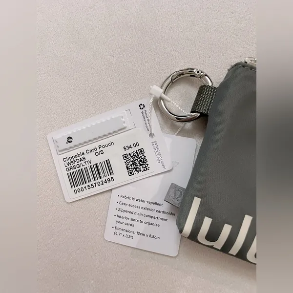 Lululemon NWT Clippable Card Pouch Grey Sage Light Ivory - Image 6