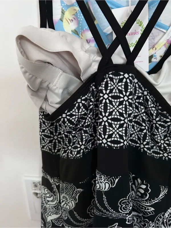 Lola Active Dress with Built in shelf Bra Black and White Soft Comfy Size Small - Image 5