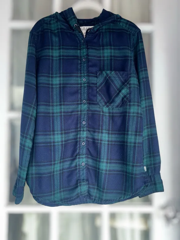Garage Women's Medium Blackwatch Plaid Flannel Hooded Boyfriend Fit Shacket - Image 13