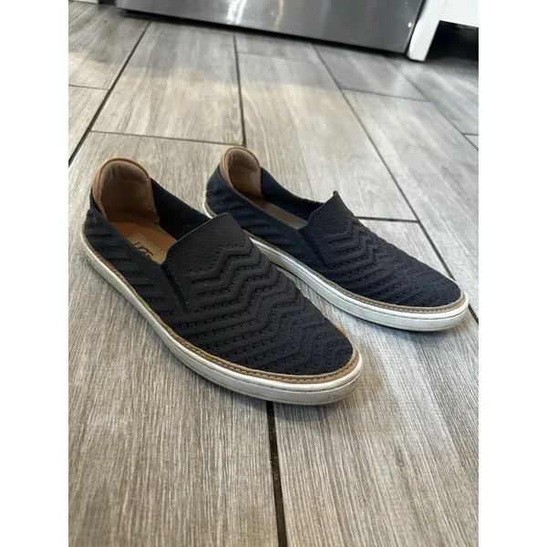 UGG Women’s Sammy Chevron Slip On Dark Grey Sz 8.5 Knit Comfortable Casual - Image 4