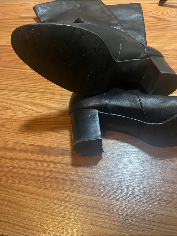 Classic Black Leather Knee - Image 6