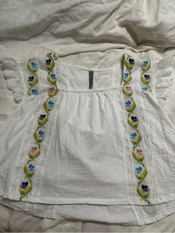Anthropologie White Embroidered Floral Lace Ruffle Sleeve Blouse Top Size M - Image 2