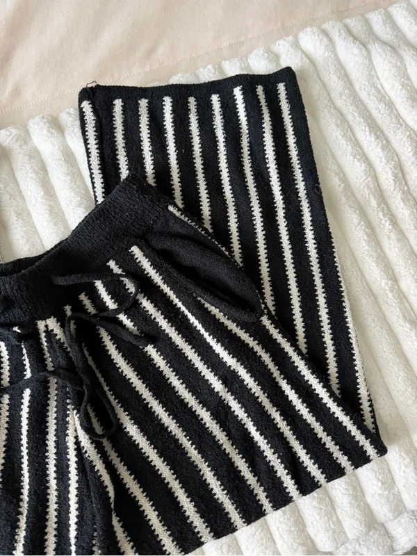 Prómesa Black & White Striped Knit Cropped Pants - Image 3