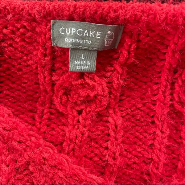 Solid Red Cable Knit V-Neck Cropped Sweater - Image 3