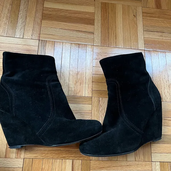 Joie Oakley Black Suede Wedge Booties - Image 5