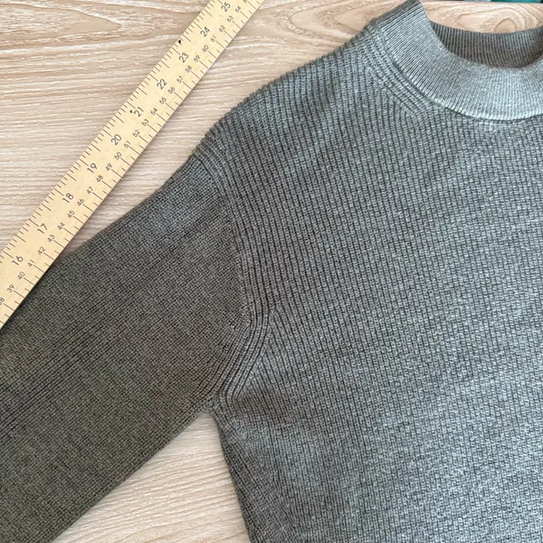 Lululemon 2 Merino Wool Rib Crew Neck Sweater Heather Nomad Taupe Slit Cut Front - Image 6
