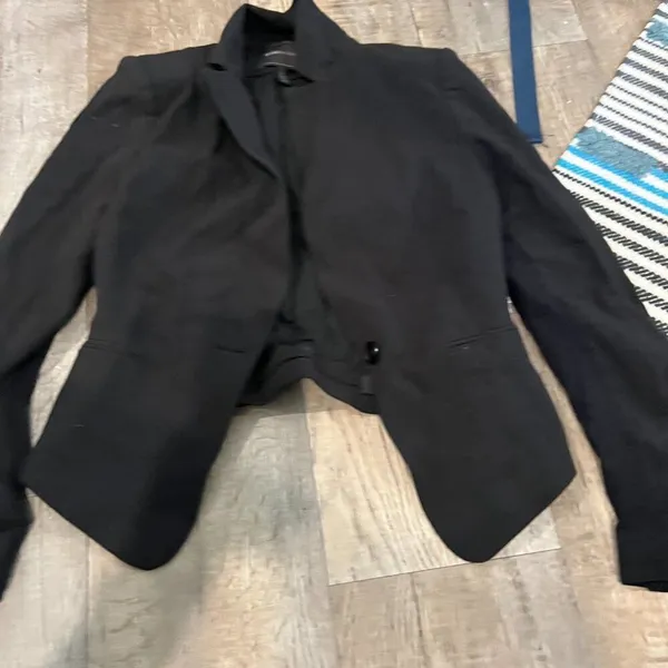 BCBG Maxarzia small black blazer‎ - Image 4