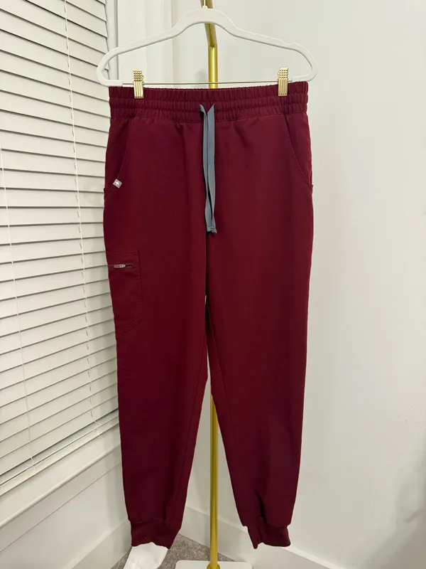 FIGS Zamora Jogger Scrub Pants Burgundy M Technical Collection FIONx Yoga Waist Healthcare - Image 2