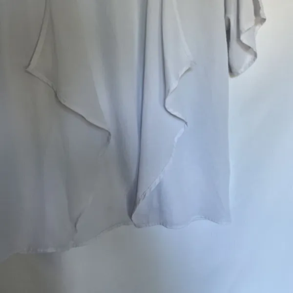 Sheer short sleeved white women's size medium cardigan style top casual light - Image 4