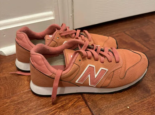 New Balance 373 Women’s - Image 2