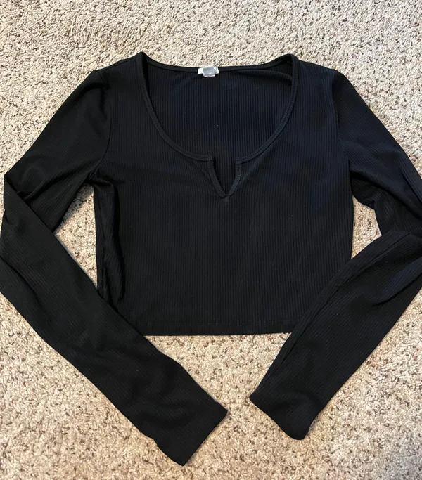Garage Notch Kylie Tee - Image 4