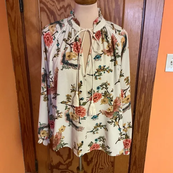 Entro Boho Floral Peasant Blouse Cream Bird Print Tassel Tie Top - Image 6