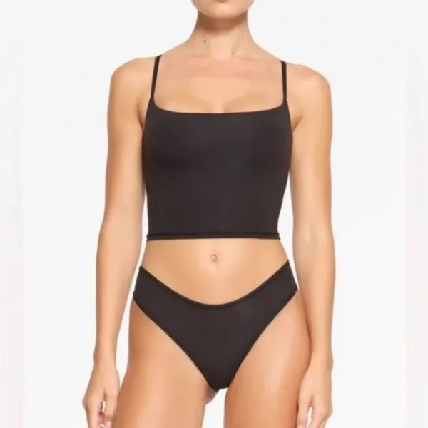 NWT SKIMS Fits Everybody Cropped Cami in Onyx - Image 4