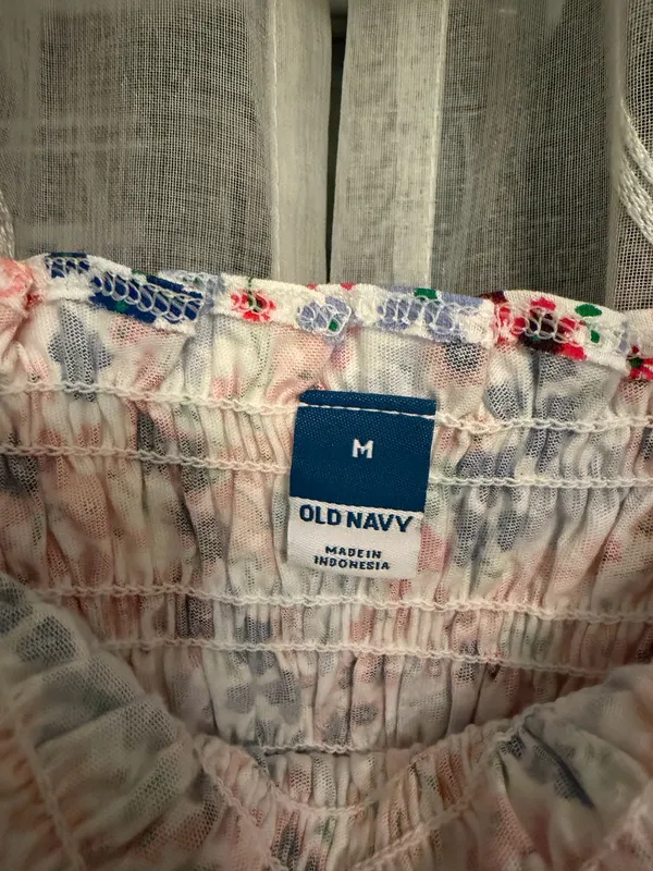 Old Navy Top - Image 3