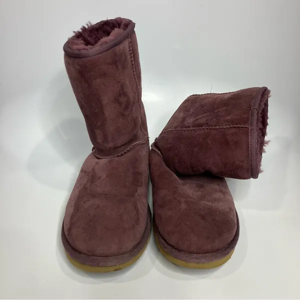 UGG Classic short boots in Aster‎ purple women’s size 8 suede sheepskin Sherpa - Image 3