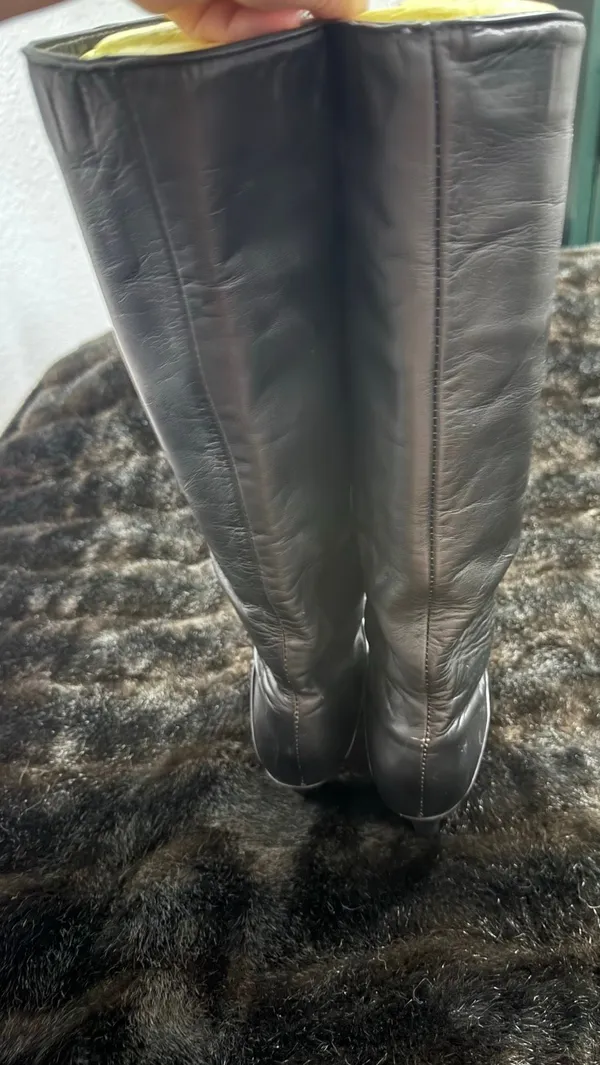 Frye Vintage Shoes - Black butter soft Knee High Leather Boots 8 M - Image 4