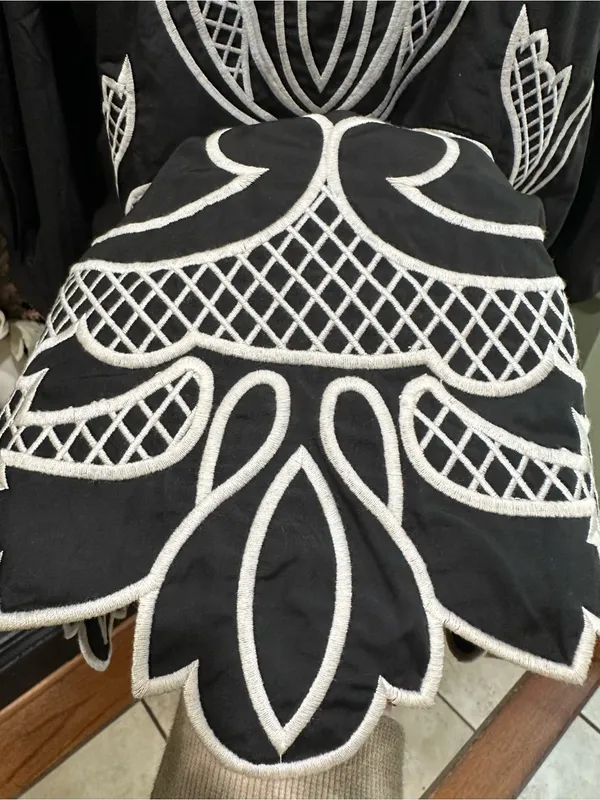 Entro Embroidered Puff‑Sleeve Dress – Size Large - Image 5