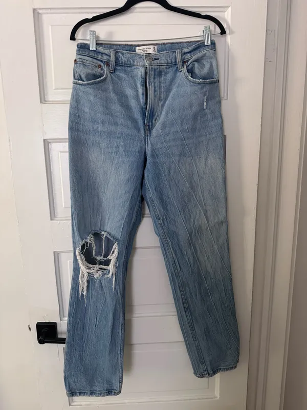 Abercrombie High-Rise Jeans - Image 2