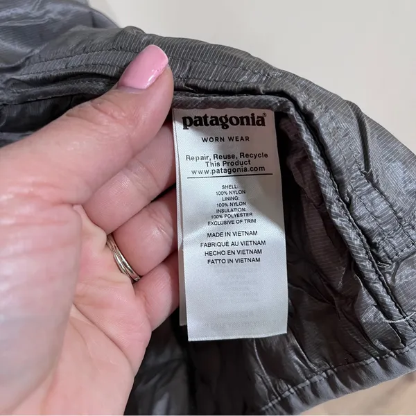 Patagonia Women's Nano Puff Insulated Vest grey size medium EUC - Image 4