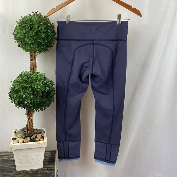 Lululemon Gray Cropped Mid Rise Leggings Pants 6 - Image 3