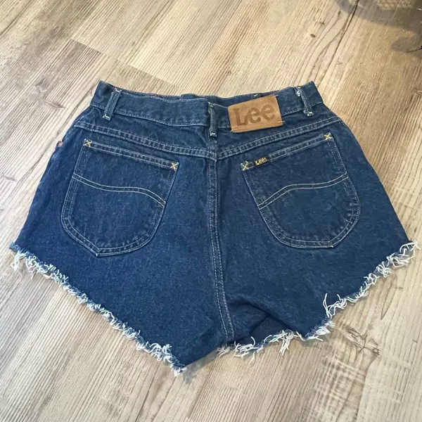 Vintage Lee Cut-Off Jean Shorts - size 14 - Image 4